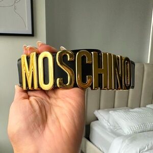 Moschino Belt 👯‍♀️